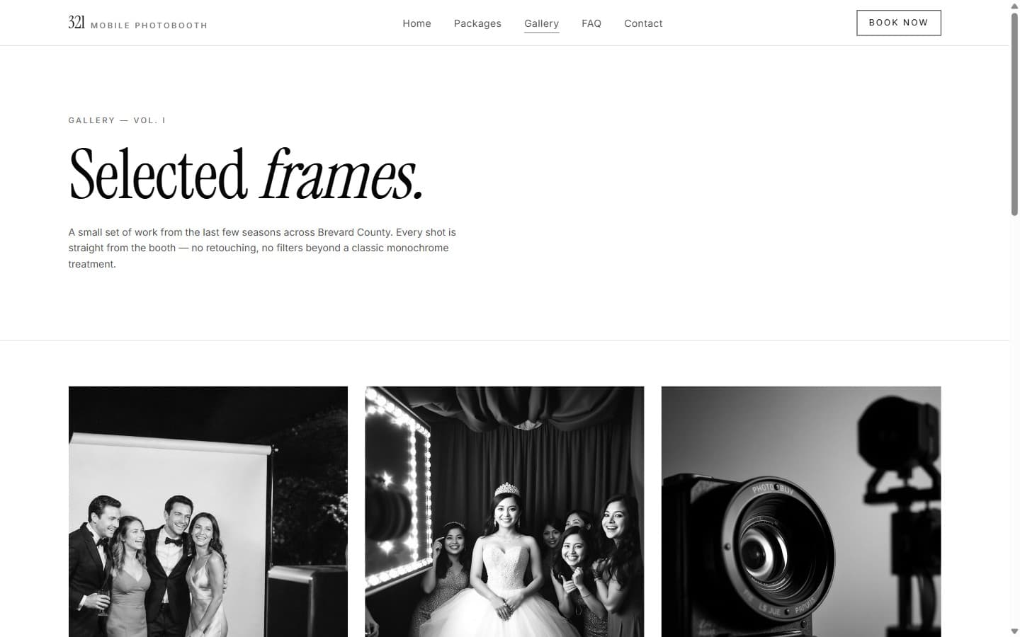 321 Mobile PhotoBooth gallery page with a grid of black and white event photos